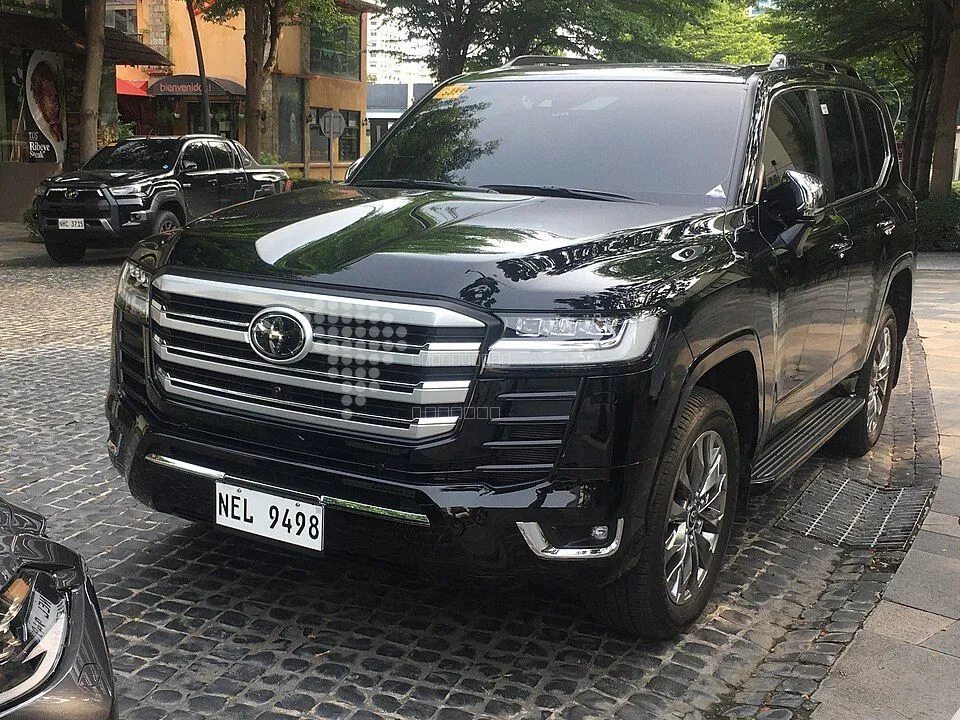 Toyota Land Cruiser 300 GR Sport