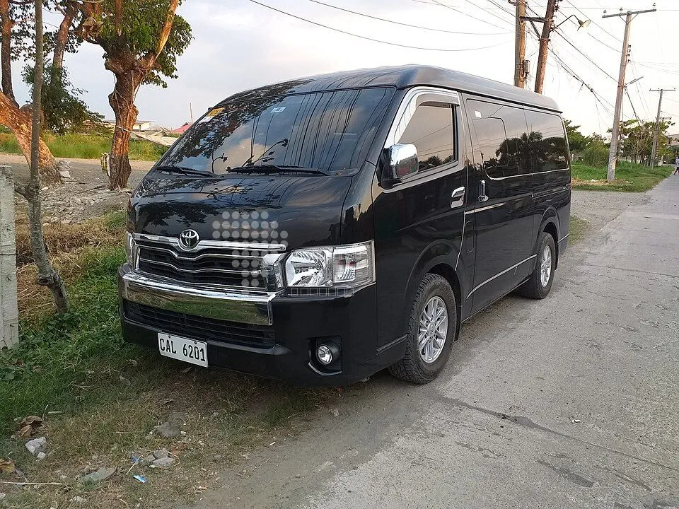 Toyota Hiace Super Grandia
