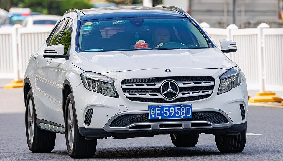 Mercedes-Benz GLA 200